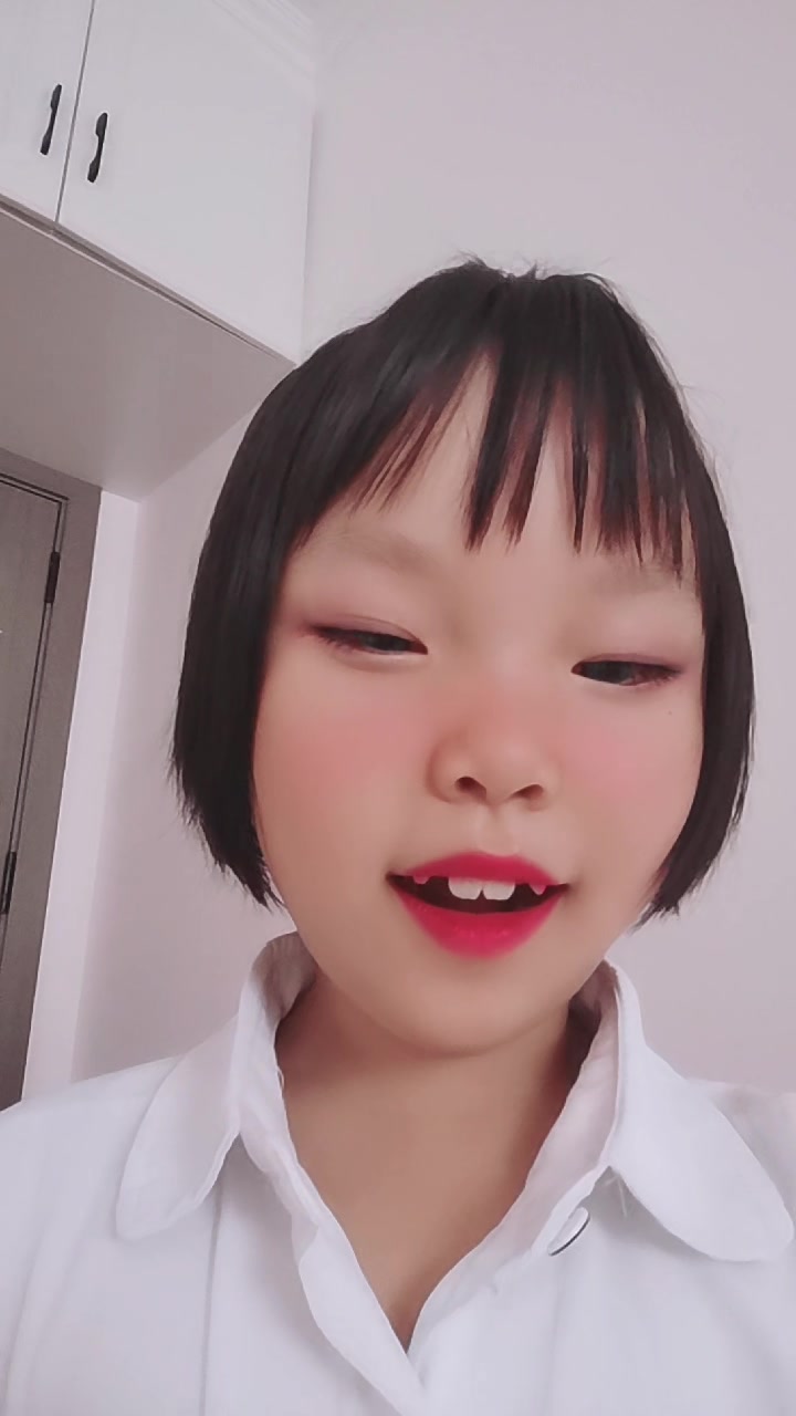 奶茶三姐妹吖吖吖。