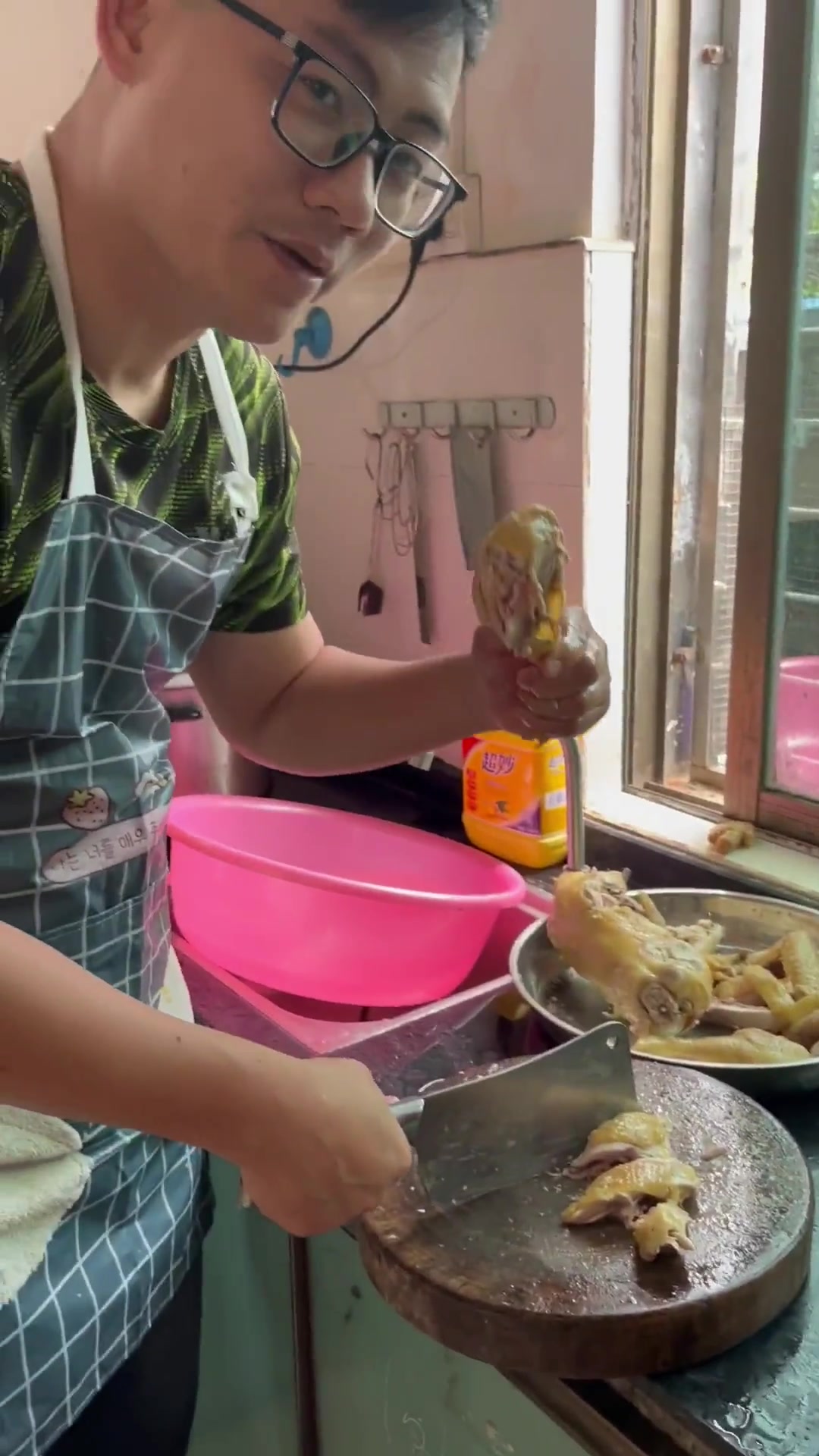 开启快乐2023 全年全民都吃鸡的海南,其的煮法、切法很重要海南首选名菜(农家白切鸡)新农