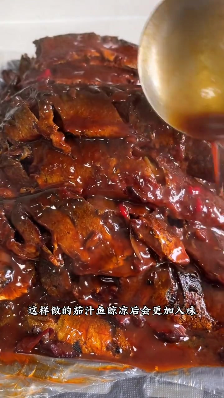 茄汁沙丁鱼这样做好吃入味!干烧黄花鱼做法 食尚先生 鱼的花式做法 罐头鱼 茄汁鱼 +小助手