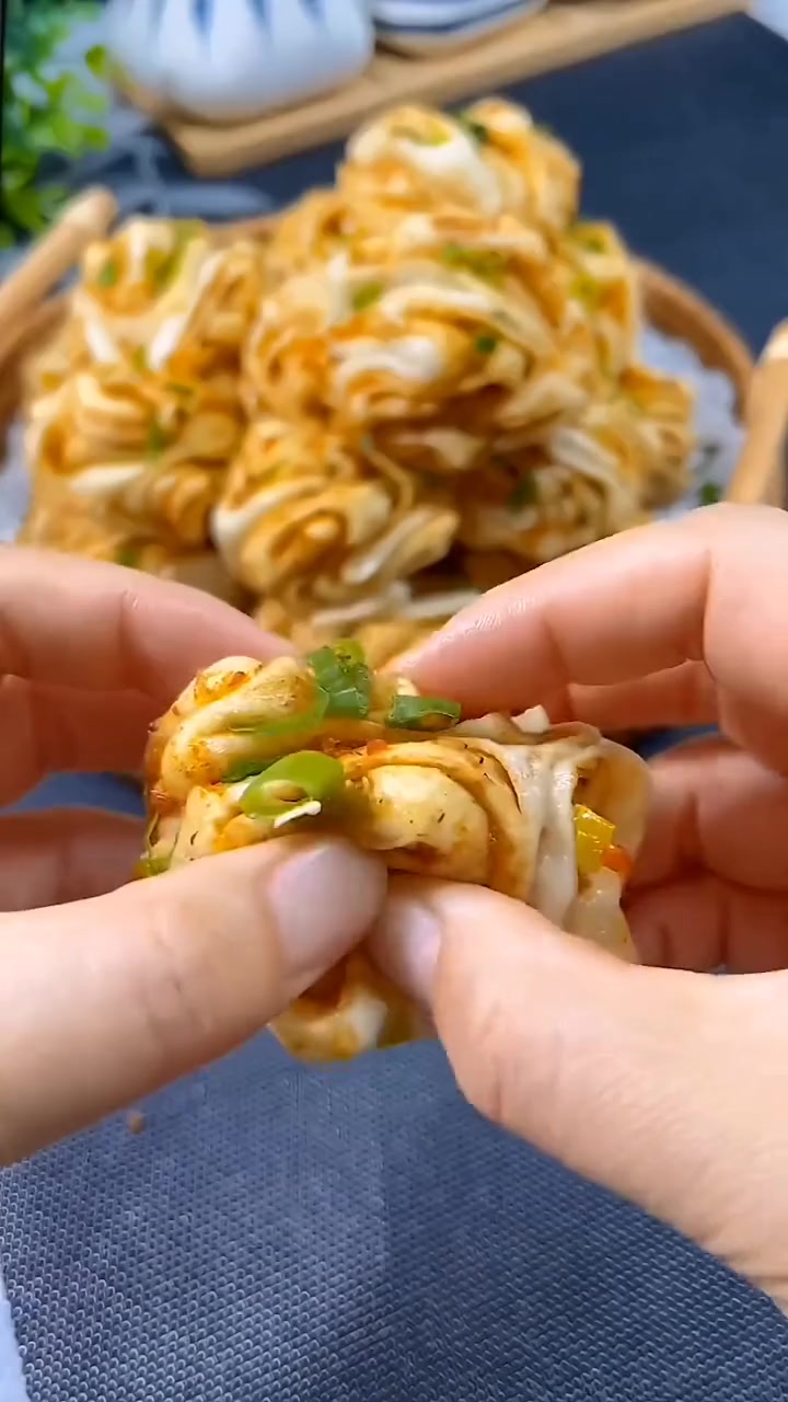 就算你是新手小白,只要按照视频的方法,你一次就能成功的做出宣软蓬松的面食。包子馒头 万能发