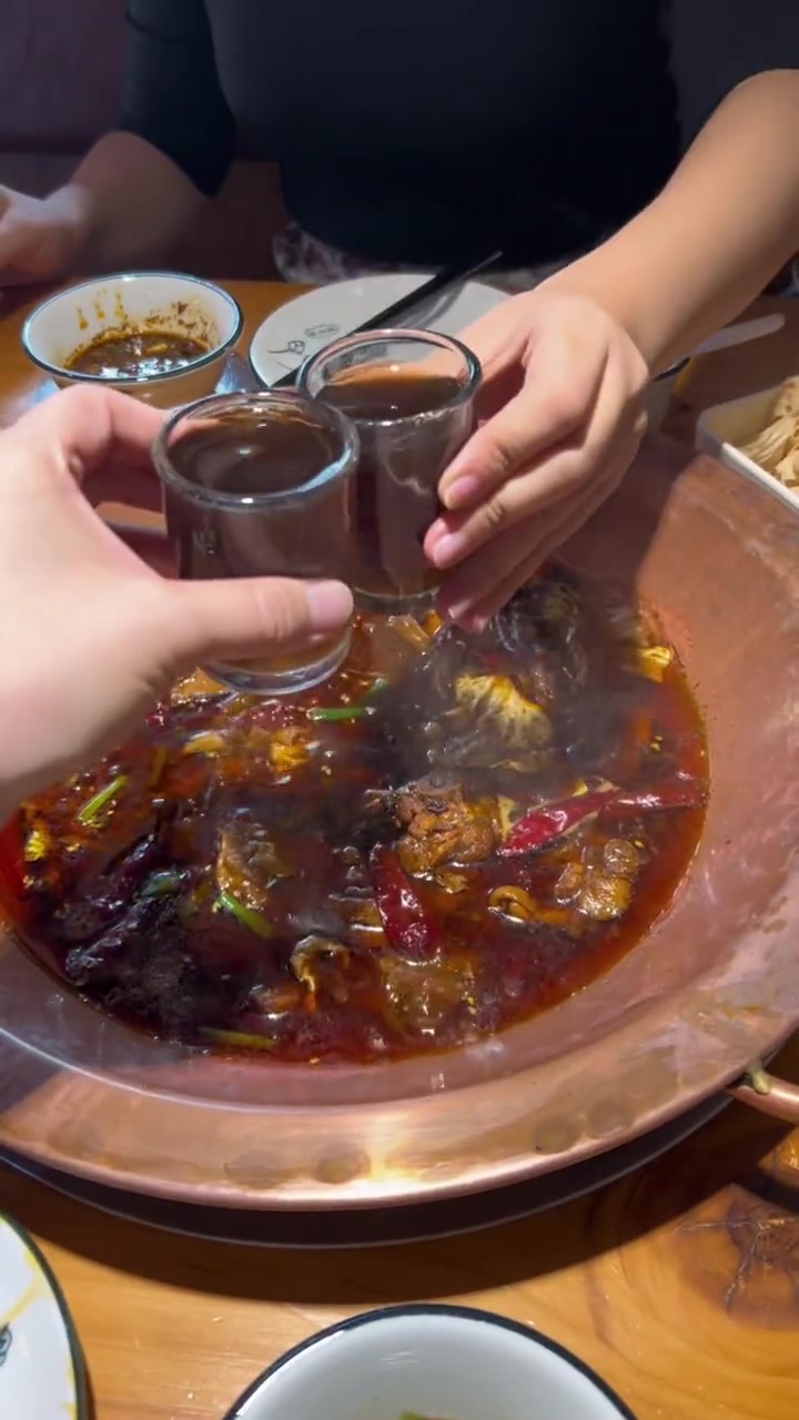 石家庄火锅鸡 北国附近的火锅49.9中午双人餐,垫菜配菜小吃饮料都有!下足功夫精心匠造好吃