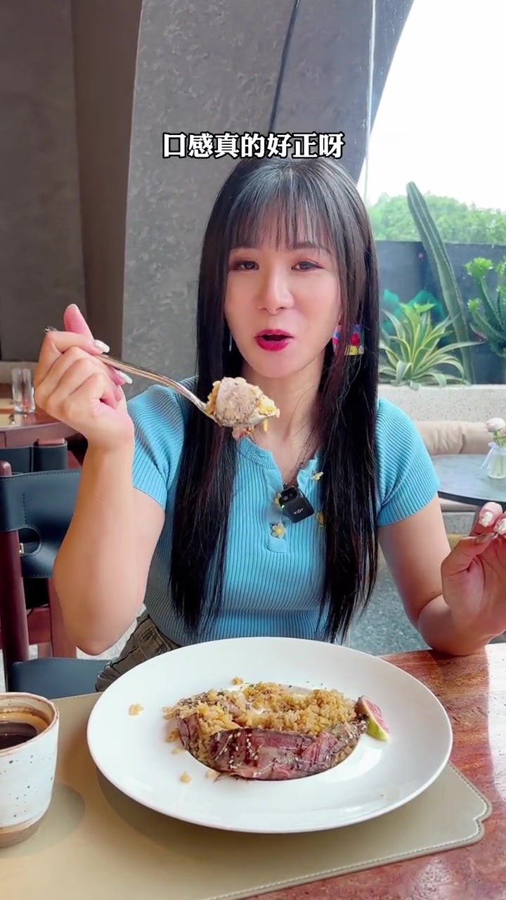 周末好好犒劳自己,来这么唯美的地方享受个美味的午餐吧。氛围感餐厅打卡 适合情侣约会的餐厅推