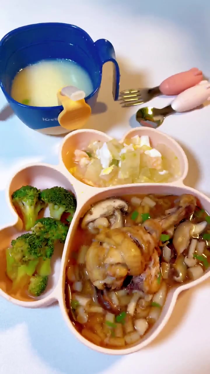 1岁+简单方便的宝宝辅食一锅蒸 软烂脱骨的～菌菇蒸鸡腿 鲜美的～冬瓜虾仁蛋汤 还有宝宝喜欢