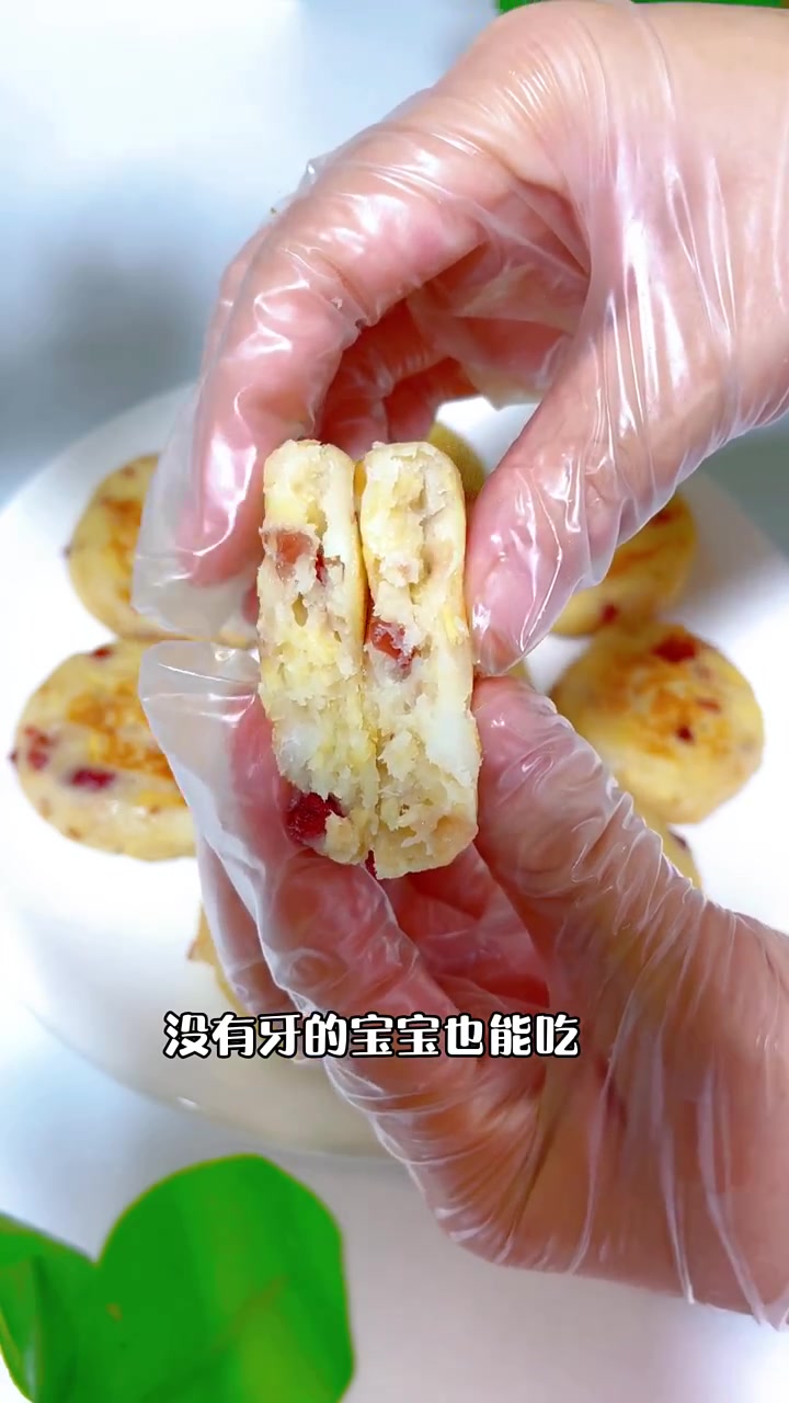 入秋了可以多给宝宝吃点白色的食材,肺应于秋,与白色对应,所以秋天吃白色的食物有助于补肺。比