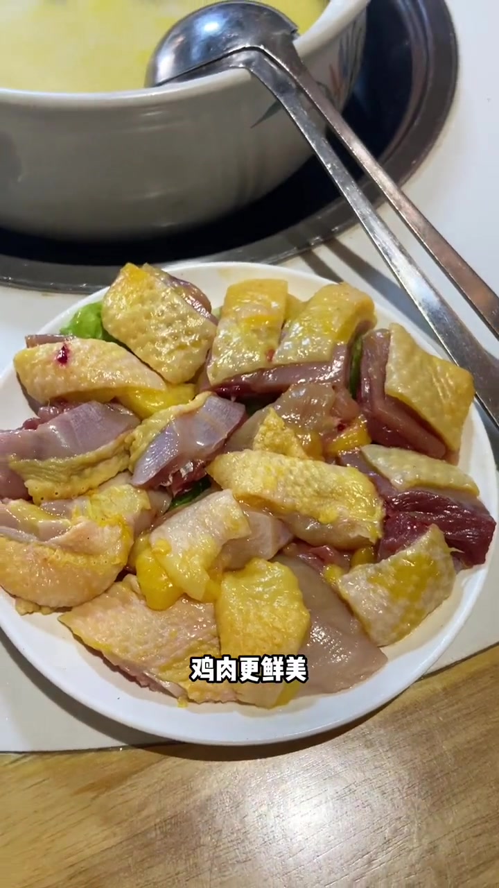 容县古城猪肚鸡,约一顿暖心暖胃的猪肚鸡火锅吧 美食探店 猪肚鸡 聚餐 火锅约起来 容县美食