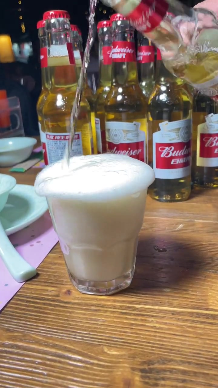 胡桃里小酌一杯必须来这里 探店 嗨翻全场 胡桃里 胡桃里音乐酒馆