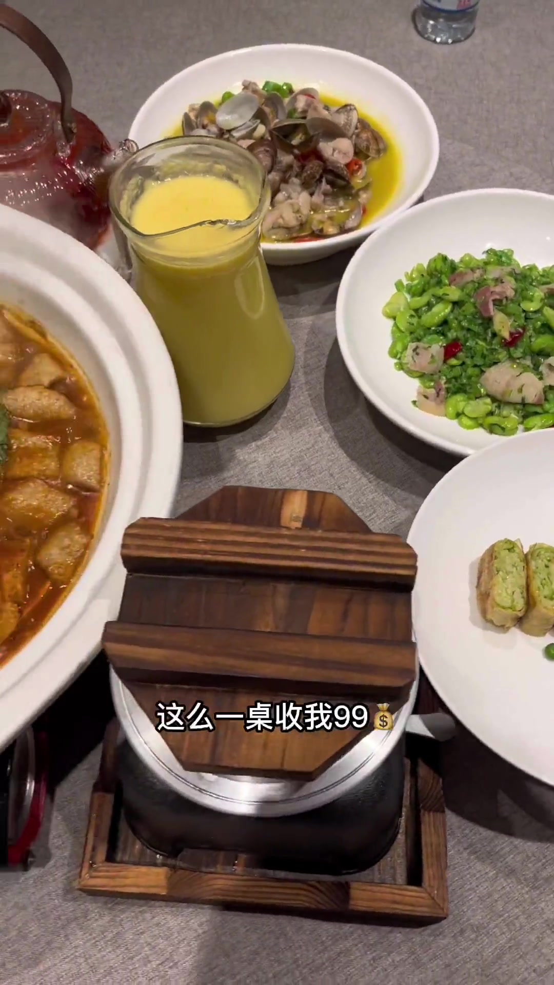 在南京开了20多年的大鹏饭店,99的套餐里特色大鱼头都给你安排上,口味非常不错 本地人爱吃