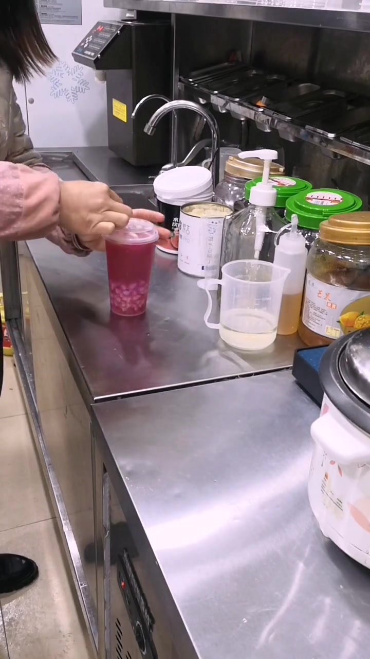 热饮桃桃莓莓做法