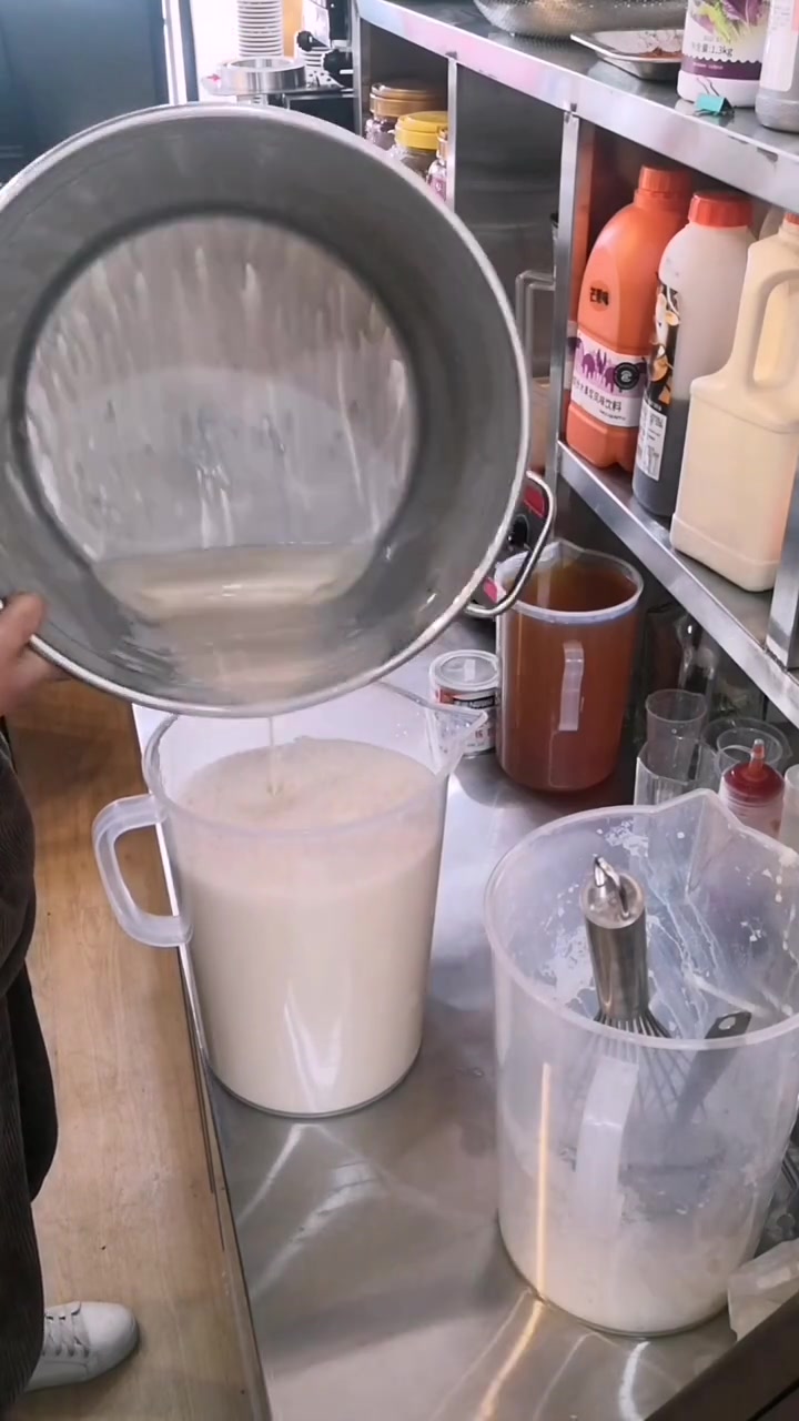 奶茶店大桶奶茶详细做法