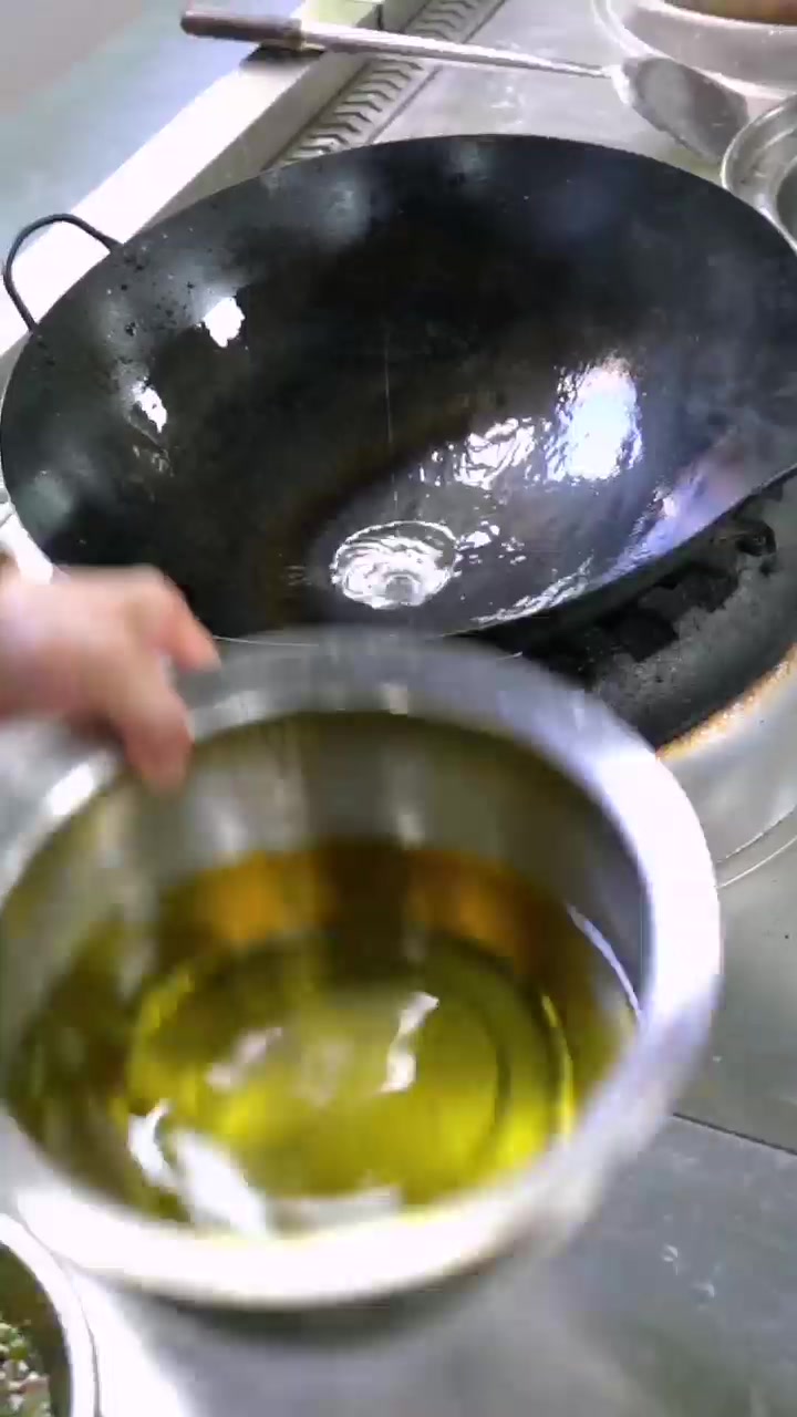 既考验刀工又考验耐心的家常菜松子鱼做法来咯