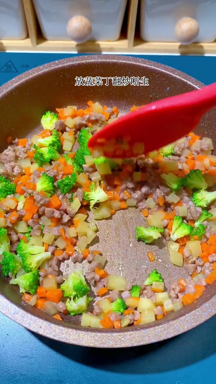 今天给孩子做了一碗照烧牛肉烩饭,软糯糯的太好吃了,孩子一碗没吃够 宝宝辅食 宝宝爱吃 做法