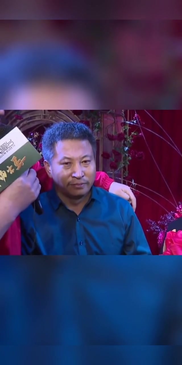 “山西寻子哥”刘利勤被拐卖10年的儿子刘静军今天在太原举行十二岁生日庆典,蛋糕上特别喷上了