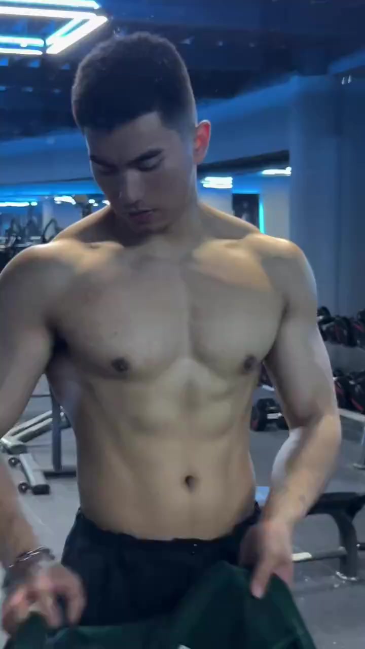 肌肉男 帅哥 胸肌 腹肌 男模 运动就是坚持 白皮腹肌帅哥