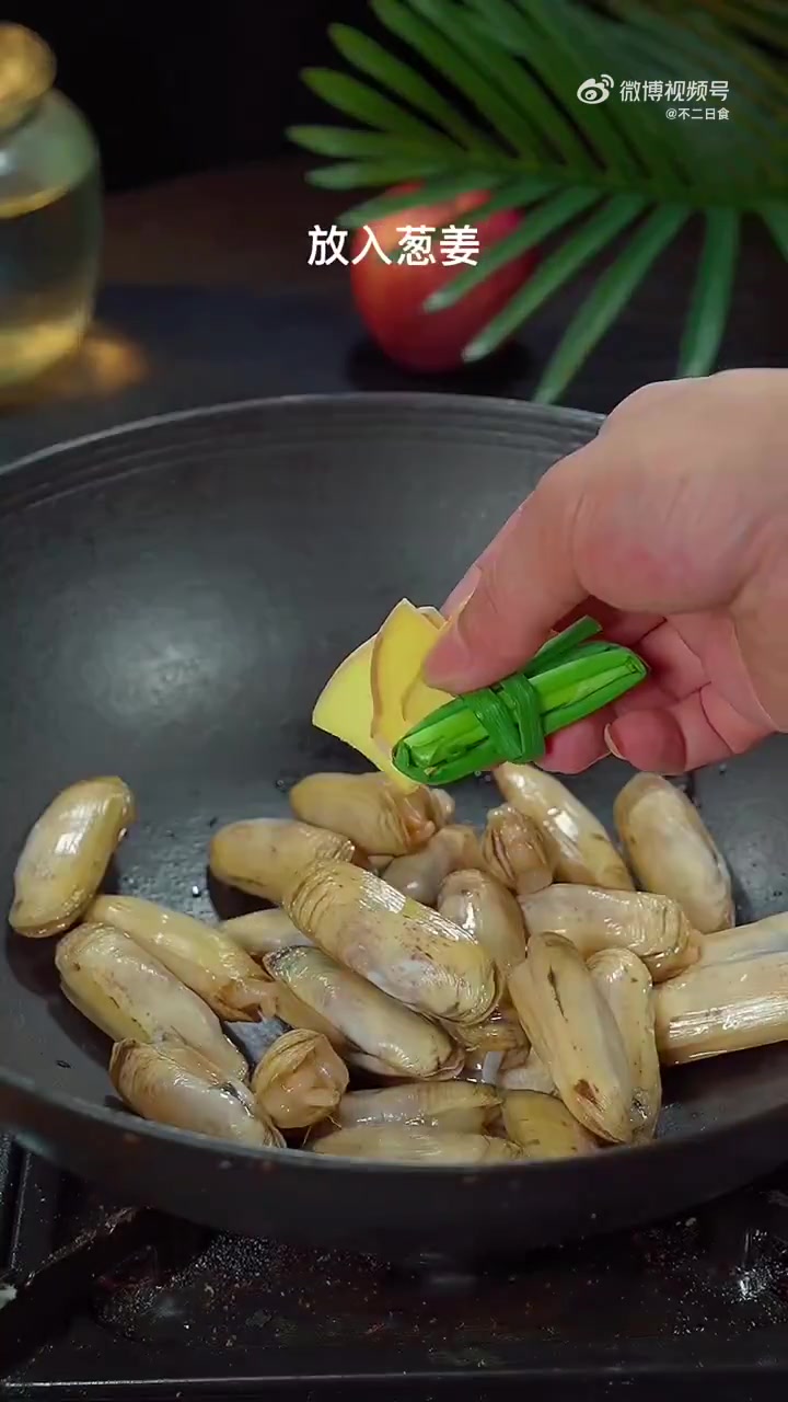 长城晚餐 这道丝瓜炒蛏子鲜甜美味,超级好吃