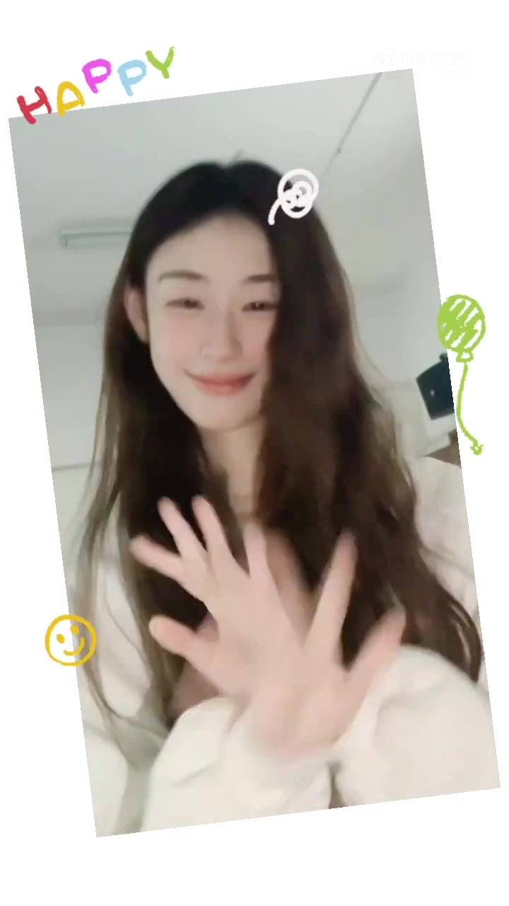 祝朋友们儿童节快乐「生日蛋糕」「鲜花」「女孩儿」「女孩儿」「女孩儿」「心」小米粒 吴雨珏