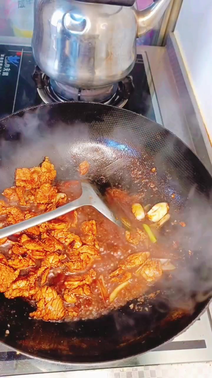 东北家常菜:白菜土豆炖干豆腐