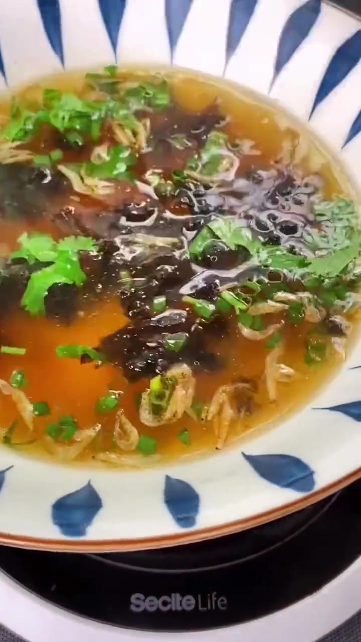 中午吃什么「云吞」云吞要做的好吃,关键是肉馅和汤底的调制~