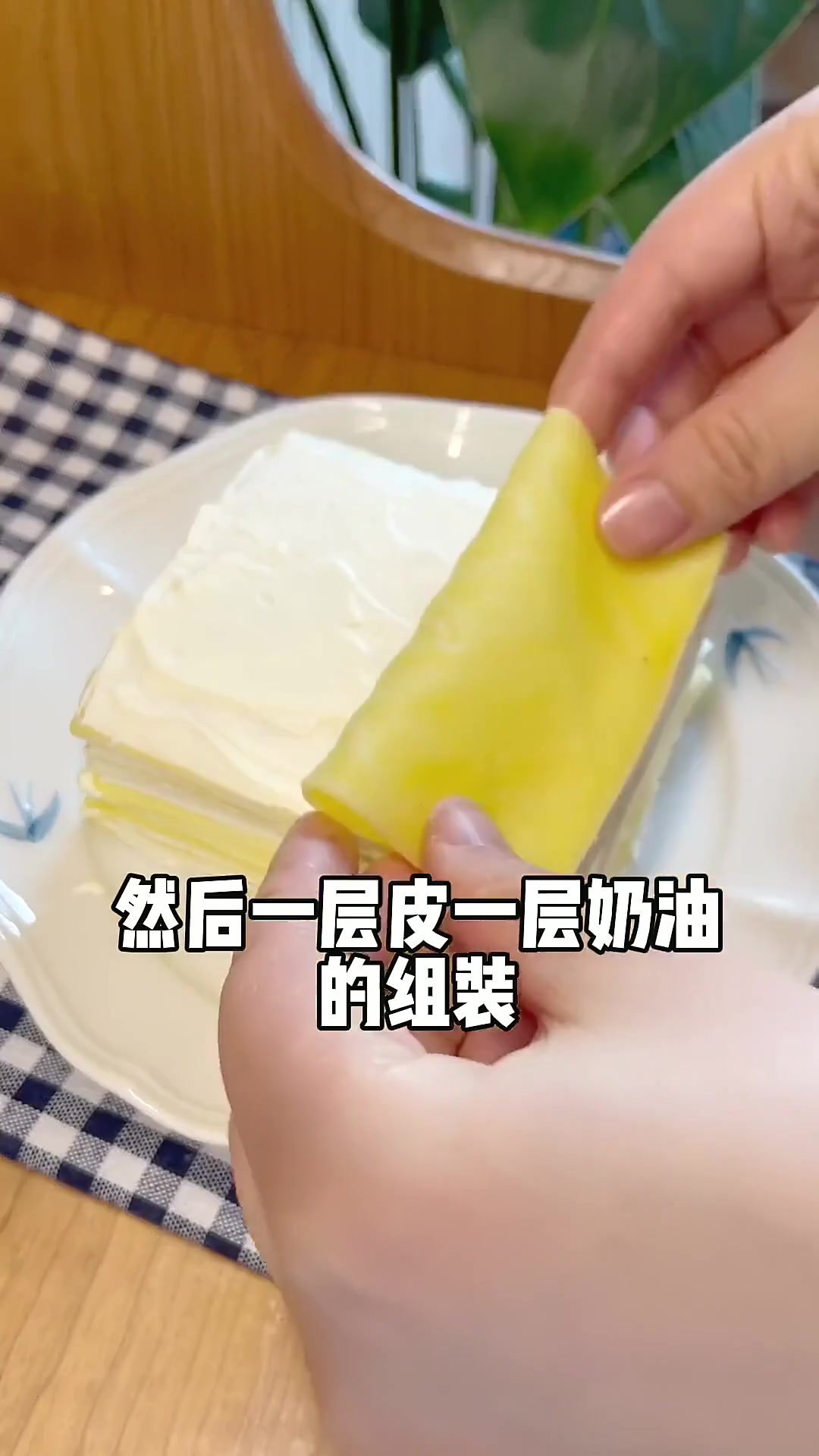 简单好吃的三明治机小食谱,,我直接三明治机给她整了一桌甜点