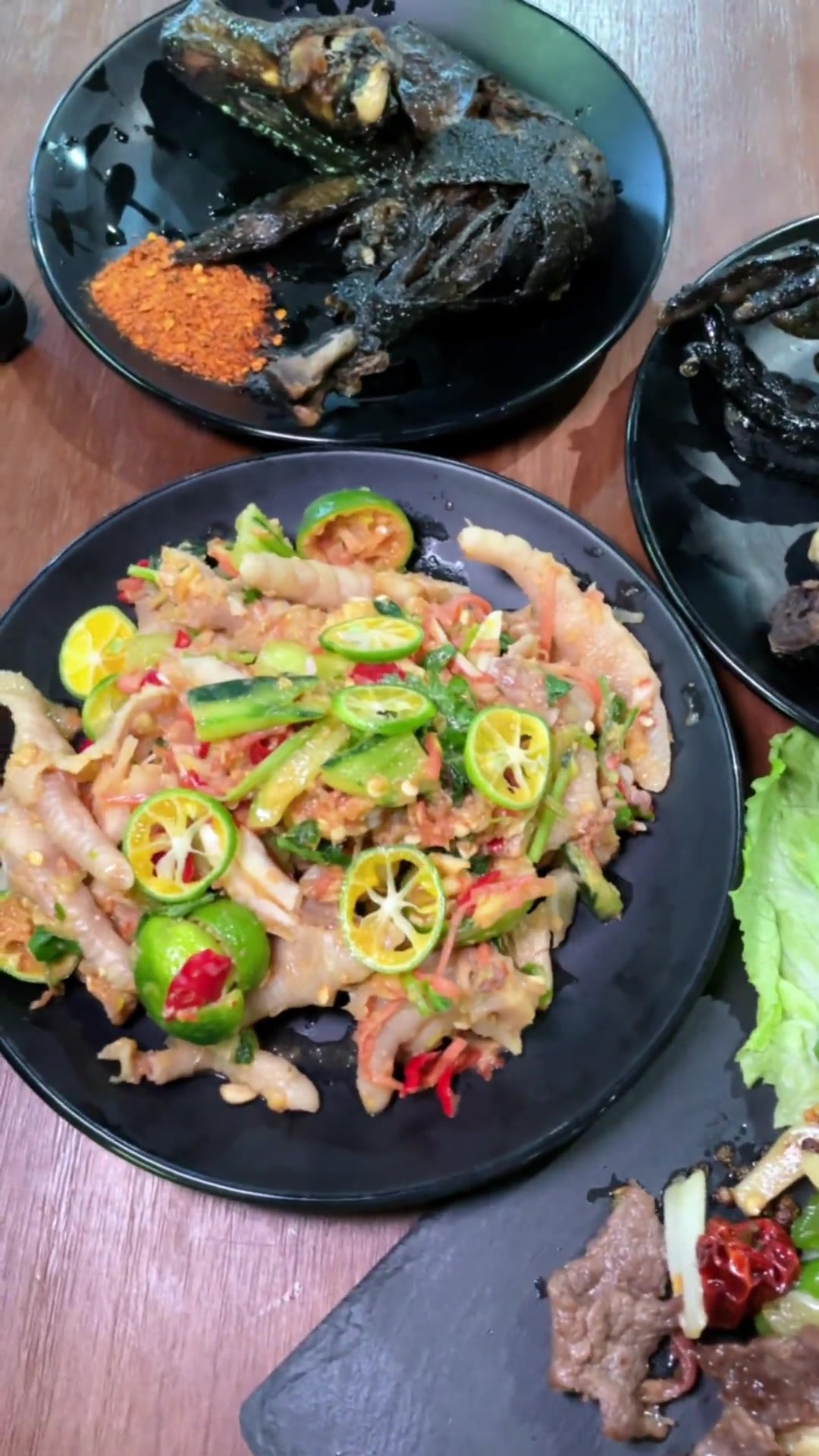 足不出乐山就可以吃遍云南风味酱子的乌鸡米线 乌鸡米线 本地宝藏美食
