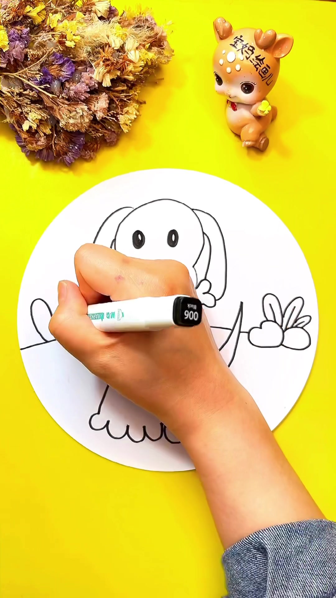 马克笔创意画:一只哈巴狗爱吃肉骨头