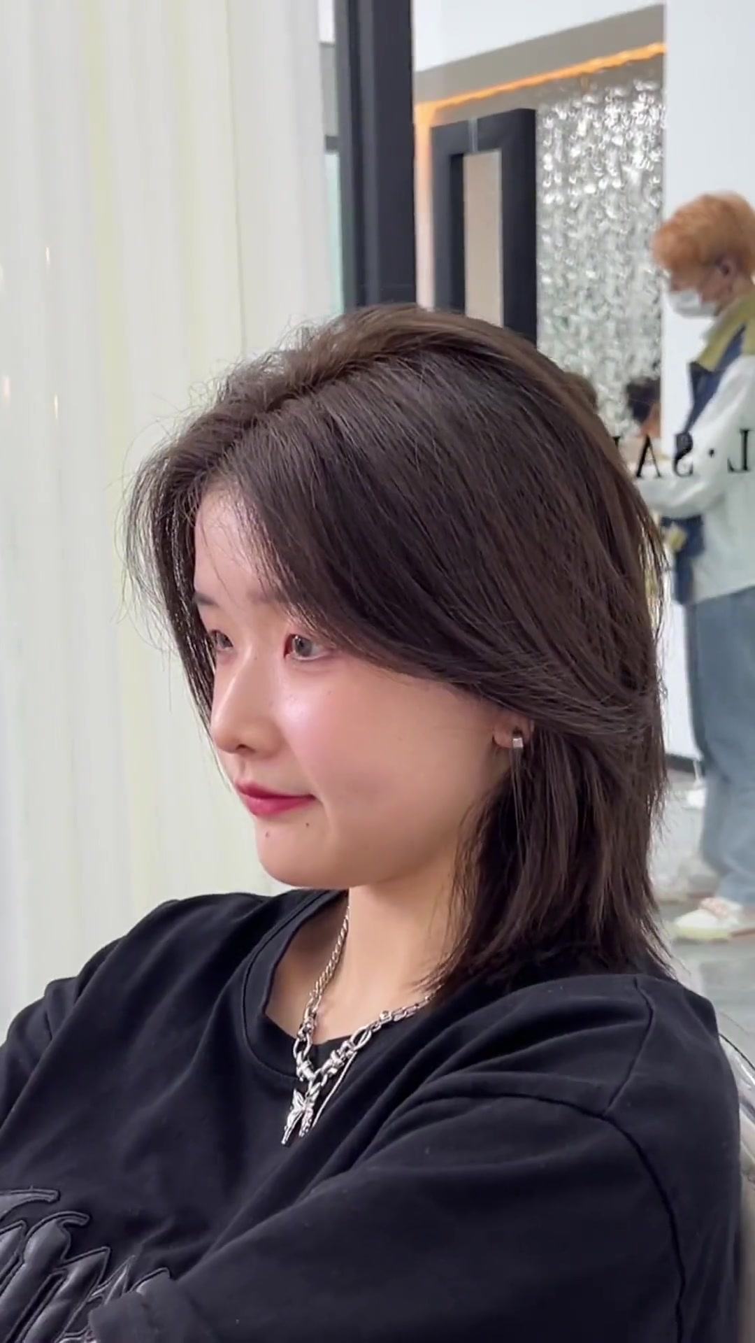 狼尾鲻鱼头 沙发自然卷这样剪狼尾鲻鱼头效果绝了 方圆脸女生适合的发型 剪发前vs剪发后 氛