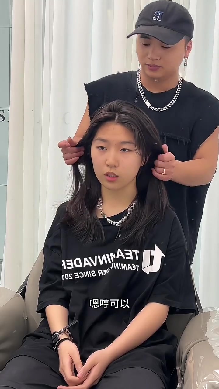 狼尾鲻鱼头 没听妈妈的话去剪了狼尾鲻鱼头没想到结果 方圆脸女生适合的发型 剪发前vs剪发后