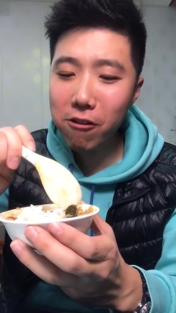 外地朋友来连想吃海鲜……不如带他来这里尝尝 美食分享官 凡同学