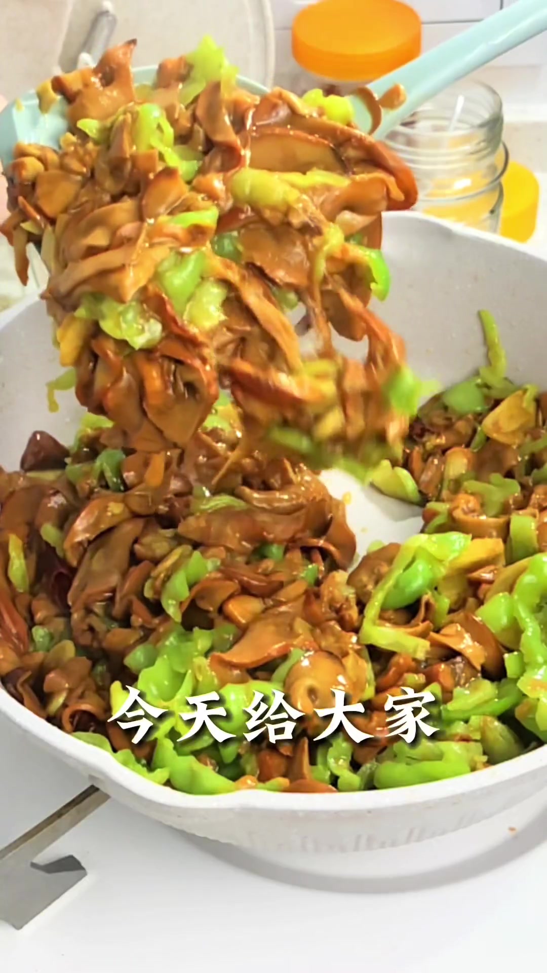 第3集|这么大的巨型黑牛肝菌,你吃过没……菌子的季节 美食vlog 美食分享 高端食材 阿