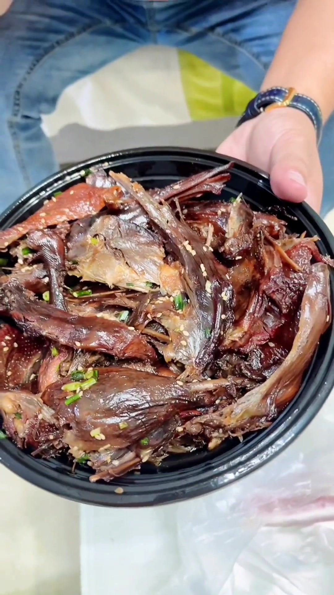 广场北路老卤手撕鸭味道不错,喜欢的视频左下角有团够(限量哦)赶紧冲 这家店回头客超多 想吃