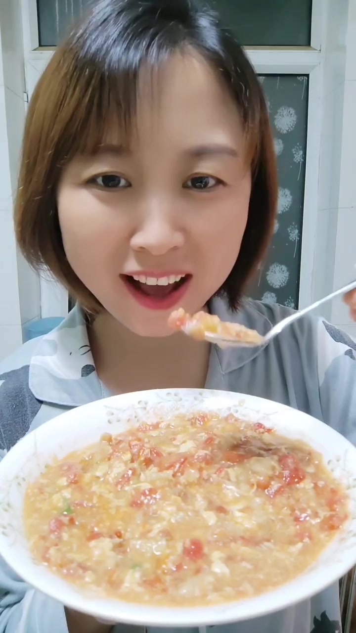 全麦疙瘩汤,饱腹感强还味道鲜美,热量也低