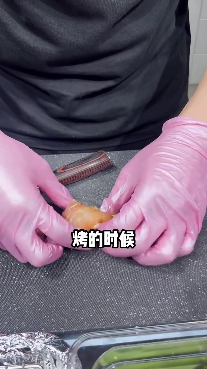 吃了这么久的鸡腿才发现,香茅才是跟鸡腿最般配的!烤鸡腿 鸡腿