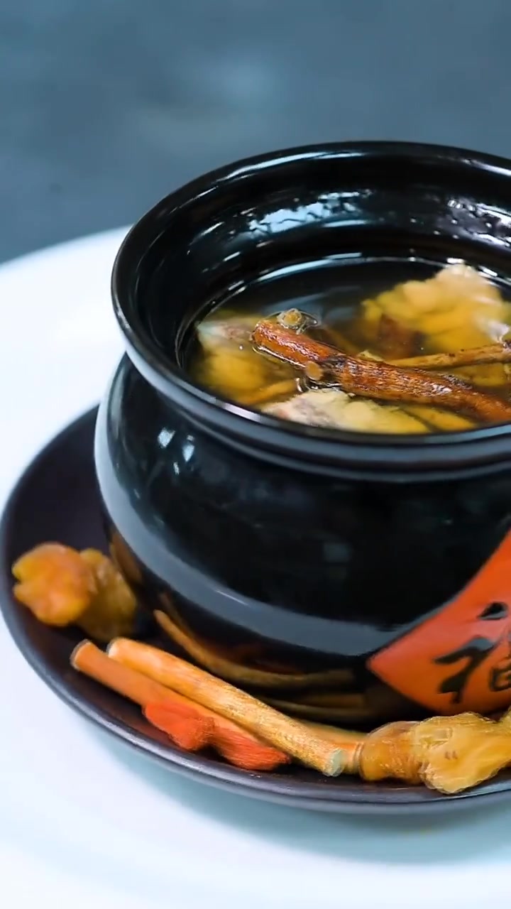 养身之道,汤水先行,秋冬养胃好汤,五指毛桃炖龙骨汤