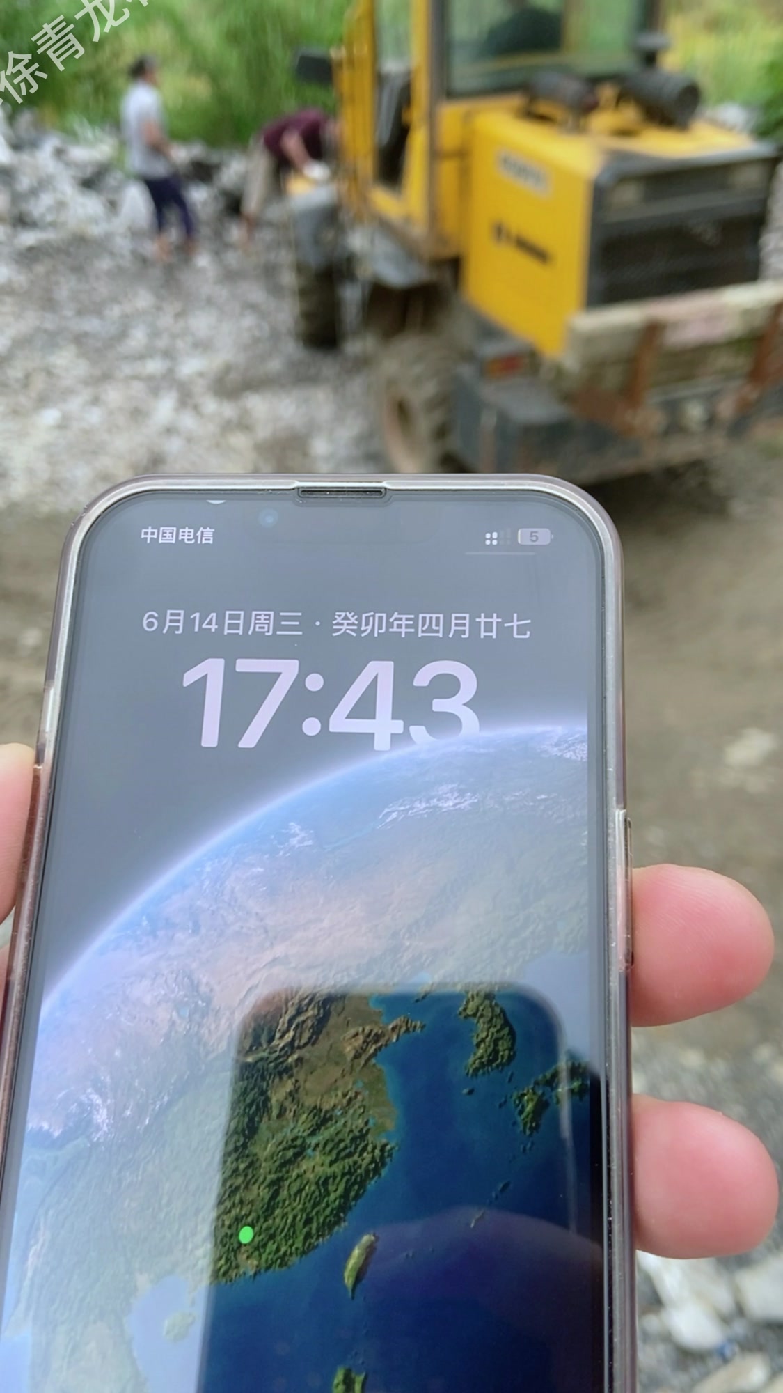 35吨精品叠石人工装车 庭院假山 叠石青龙石原产地直发