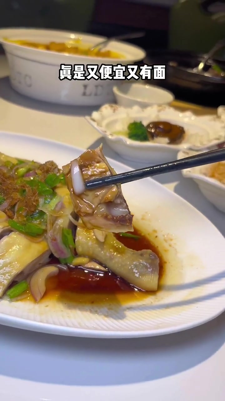 南湖旁边100多能吃正宗港式4人餐!氛围感餐厅打卡 这店环境太好了 吃喝玩乐在长春 艾特你