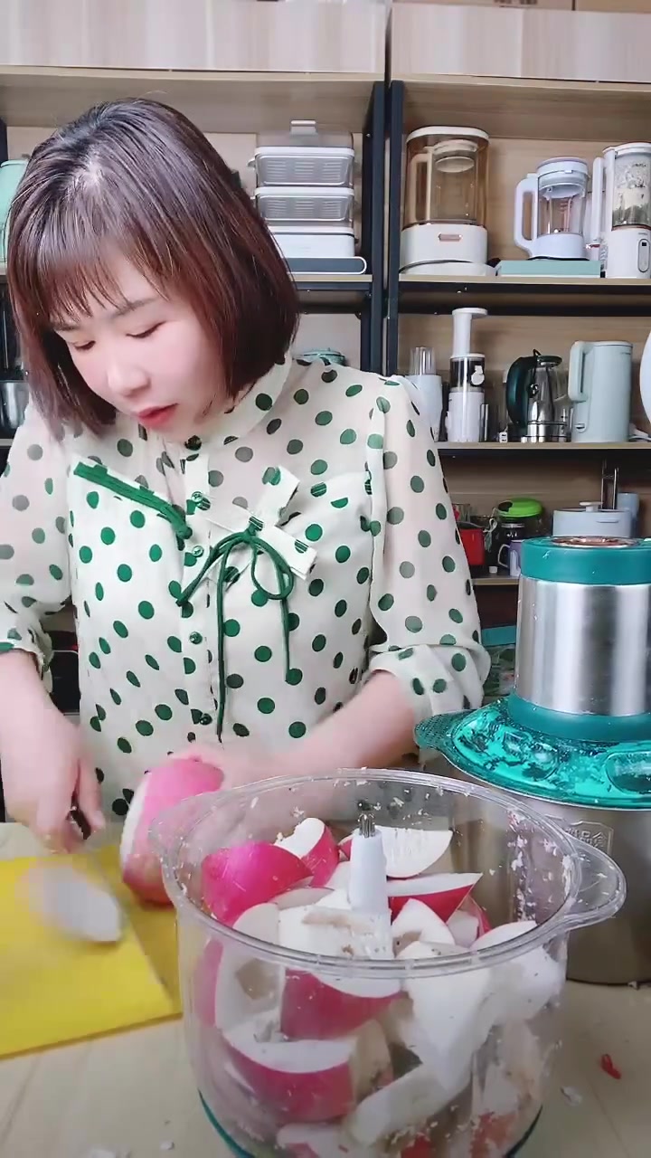 鑫昌泰新升级电动绞肉机4升500瓦带四套备用刀多功能料理机可和面宝宝们抓紧时间抢购吧!