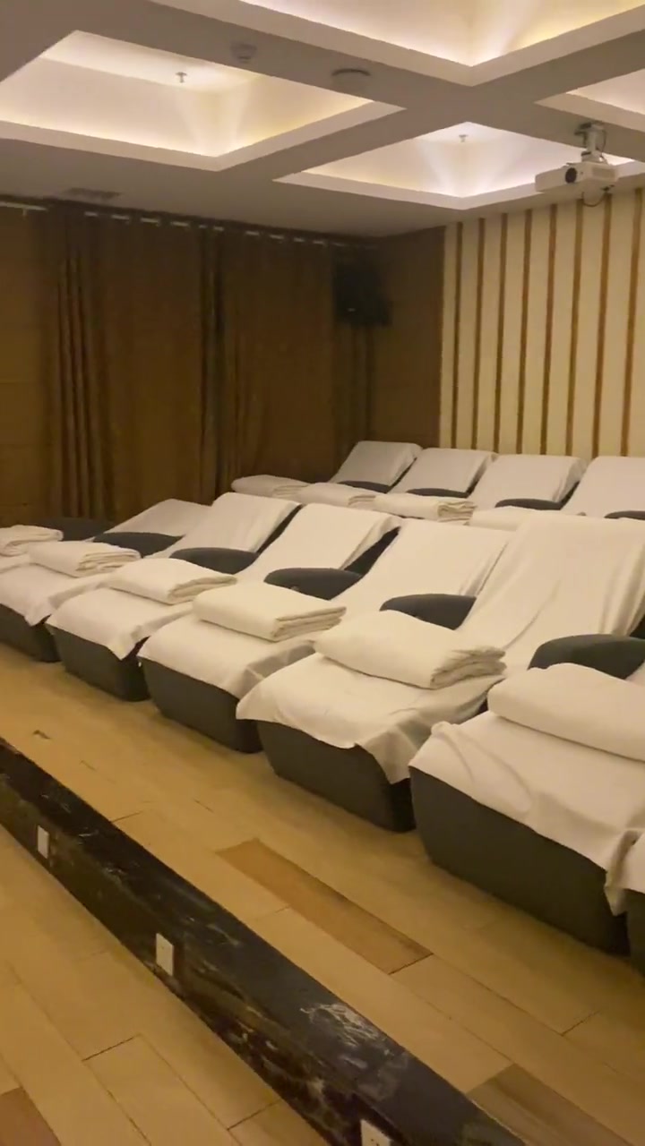 凤台云澜国际汤池汇,又放大招了,9.9儿童浴资还可以玩水上乐园,记得自己带泳衣泳帽,不过现