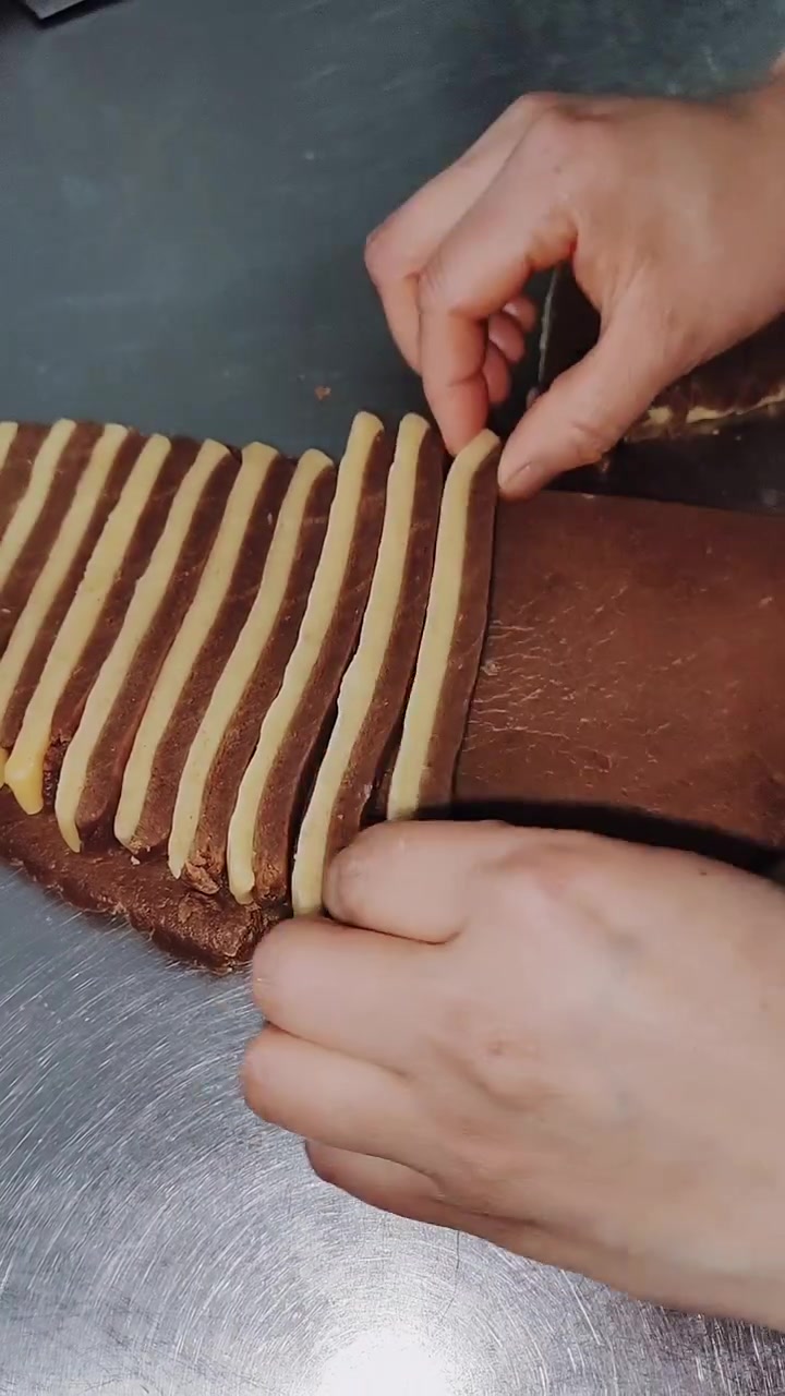 姐妹们你们要的花花馍馍教程来啦,学到的留个爱心在走哦!