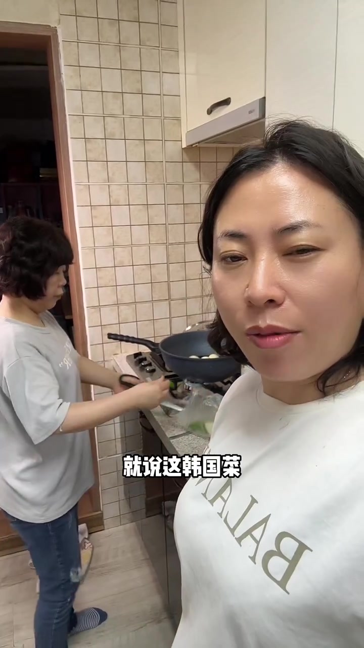 大姑姐一回来做了好多小菜 这一个周的菜都做好了