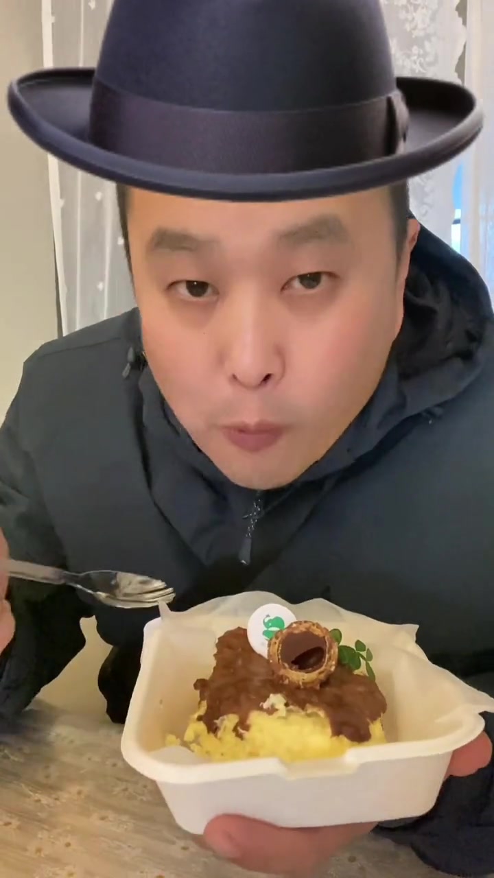 淮南 林场路附近的宝子们 新鲜水果,进口纯巧克力,安佳动物奶油,费列罗,组合在一起给你们变