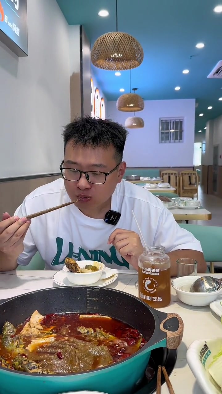 长安大学城这边新开一家小小河边鱼,这个黄辣丁真的是一绝,非常好吃,现在新店开业还有活动优惠