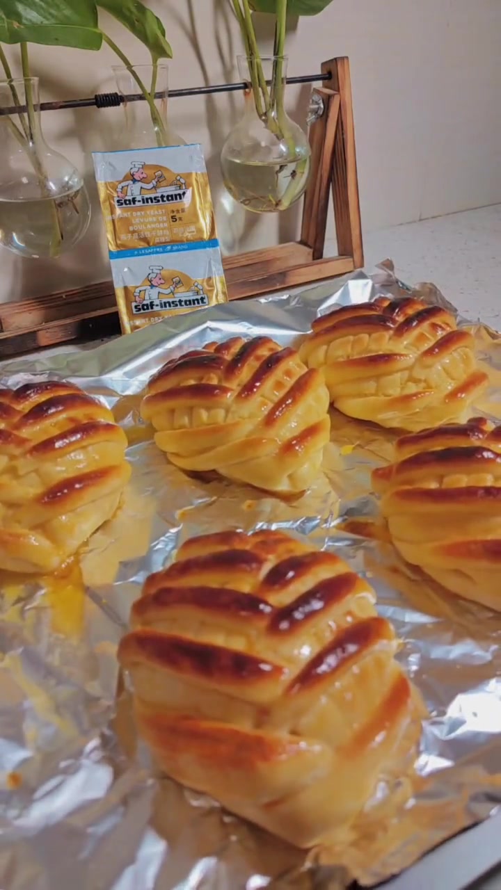 过年吃不完的苹果,试试拿它来做苹果面包 记录美食日常 我的厨房日记 面包 家庭自制面包 爱