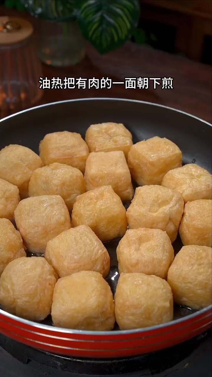 美食大集 以后家里来客的时候,餐桌上少不了这道豆腐酿肉,鲜嫩多汁又好吃,做法还特别简单