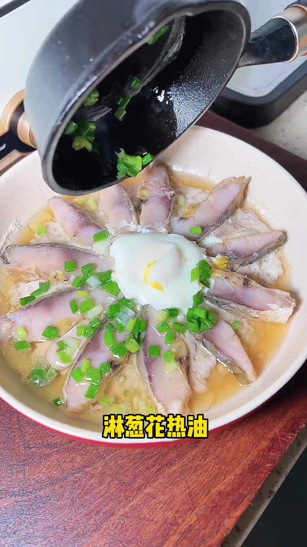 上次做的咸青鱼炒毛豆都说很好吃,今天我们再做个咸青鱼蒸肉糜,鱼香肉鲜 下饭菜 咸青鱼蒸肉糜