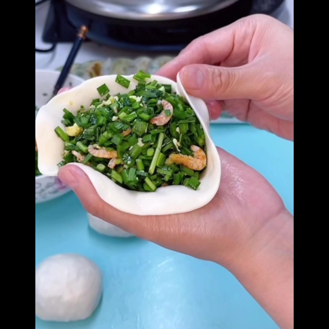 半烫面制作皮薄馅大半透明的馅饼的方法