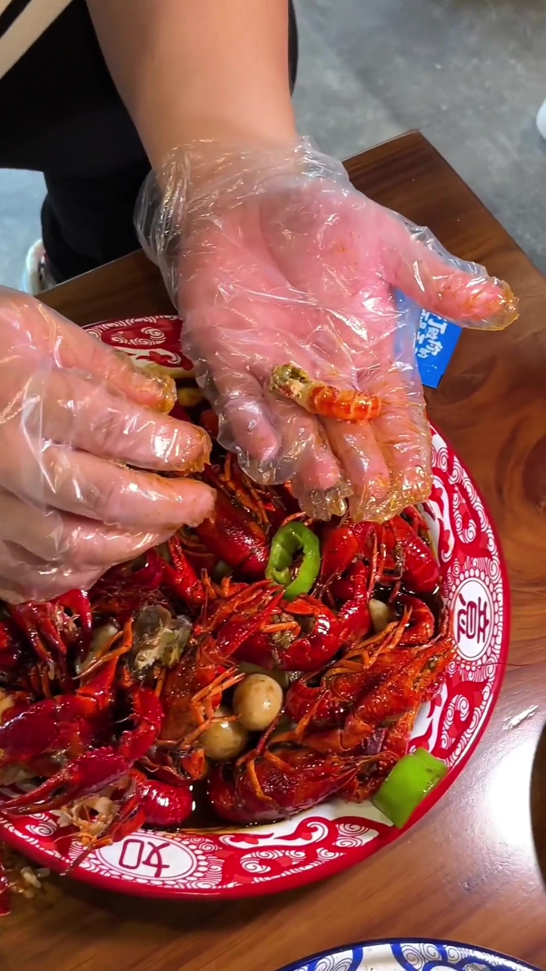 夏天要吃小龙虾 阳光一百新开一家 钳多多龙虾馆 烧烤