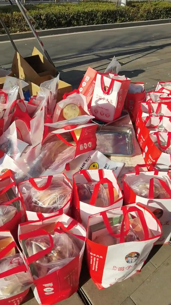 这家店太火了,你来吗?真材实料才能做出好味道 年货备起来 年货礼盒预定中 这家店很火 +小