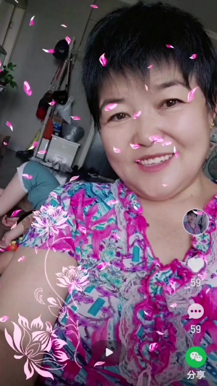 秦腔美女张国琴 甘肃省白银市平川区人,网名“开心每一天”,业余秦腔演员,形象好,如花似玉,