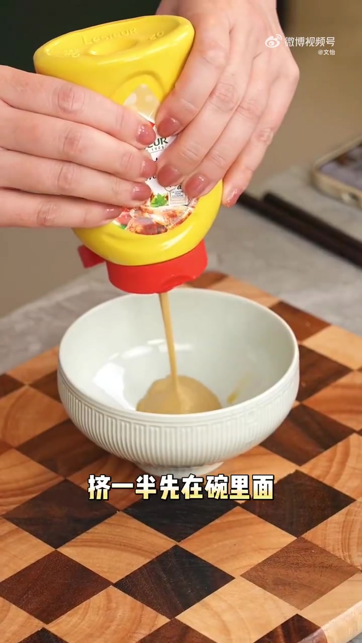 「芥末虾球 教程来咯「挤眼」」爱吃虾的小伙伴一定要收藏,这道菜怎么做更好吃?关键步骤在于灵