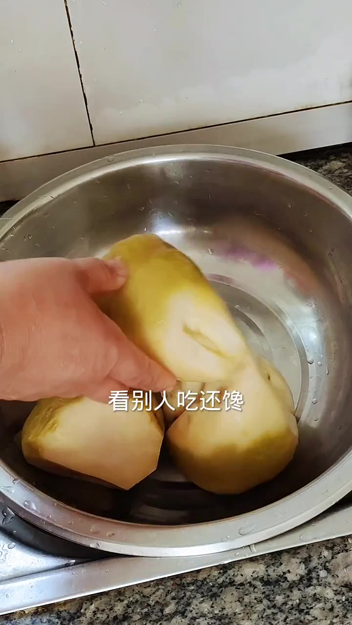 荠菜旮瘩咸菜这样储存原汁原味,吃上一年不会坏,密封袋小黄车有货需要的姐妹去拍吧