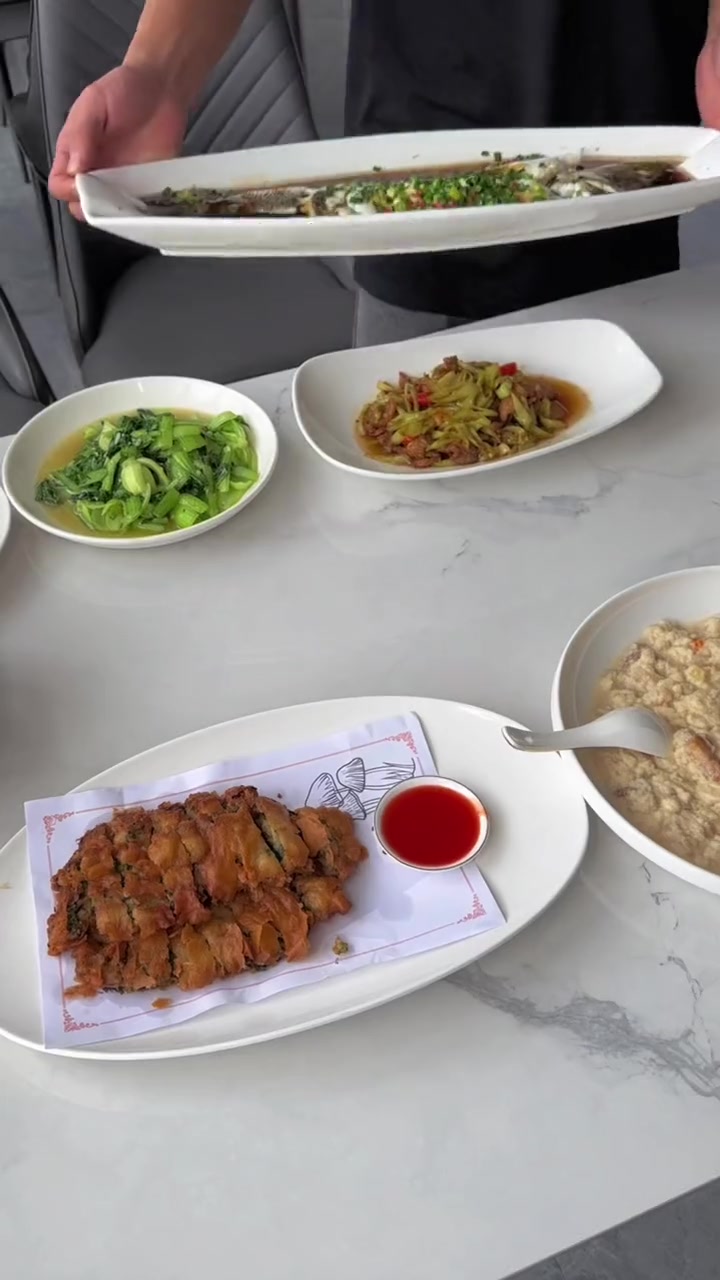 在汤溪想吃到地道土菜,来他们家不会错了!好食材好味道 色香味俱全 这店环境太好了 妈呀太香